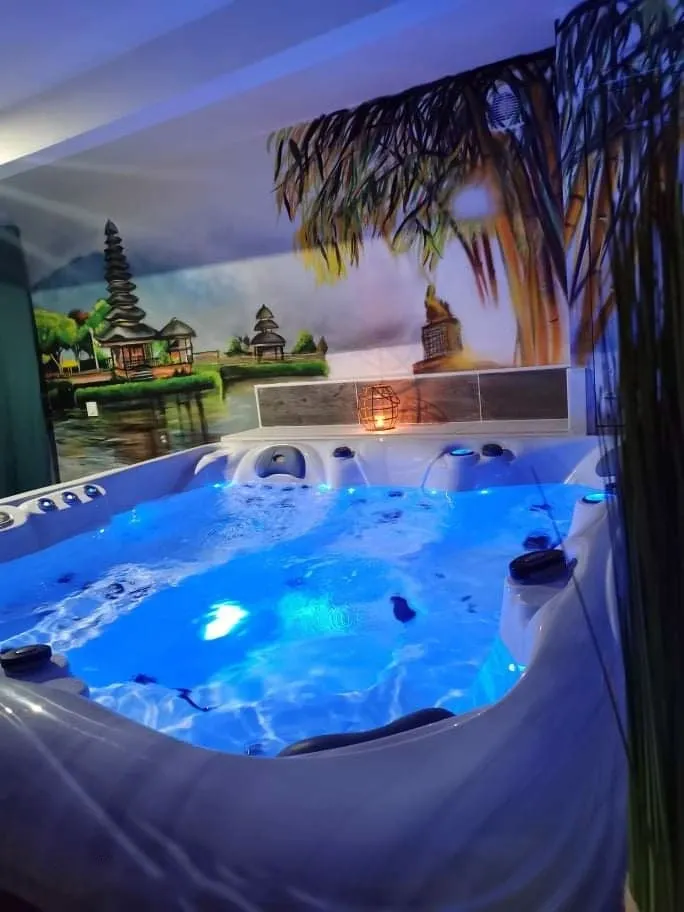 Spa privatif de l’Escale Spa en Baie à Cahon